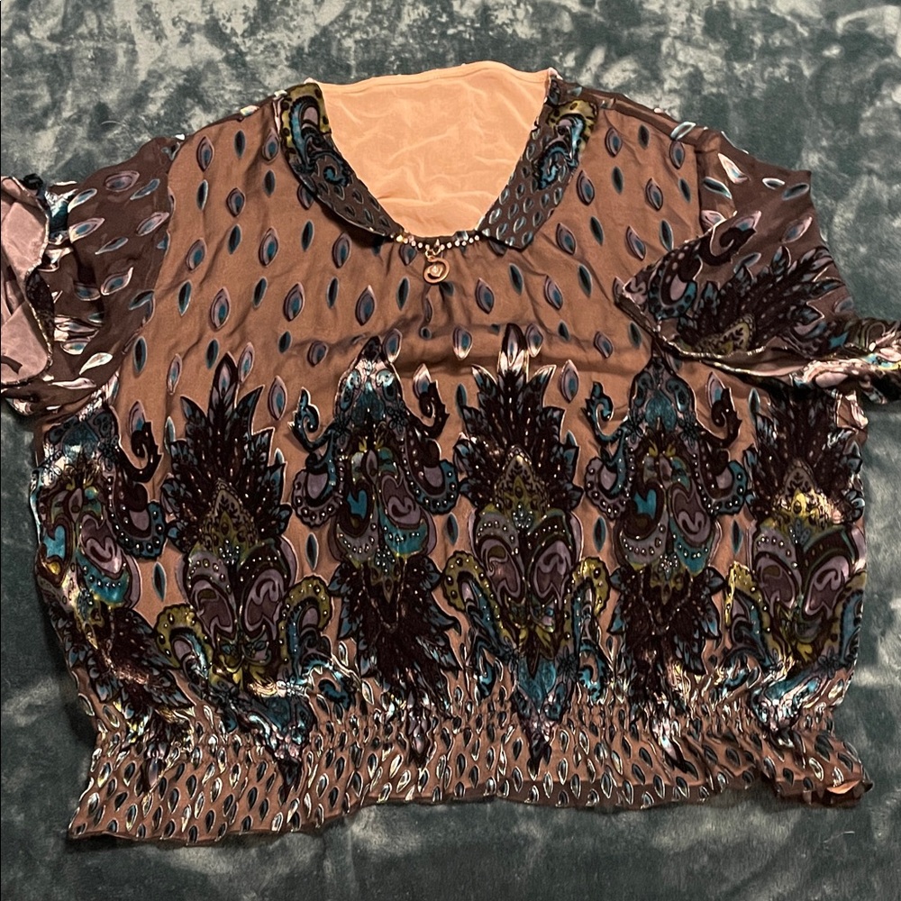 Women’s Brown Paisley Print Short Sleeve Top